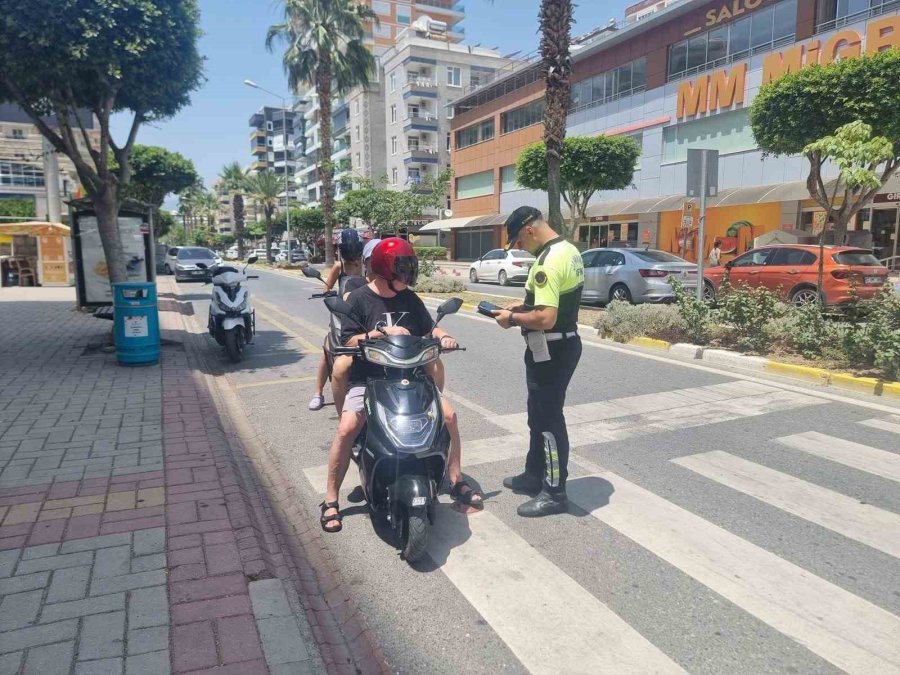 Alanya’da Aranan 3 Şahıs Yakalandı