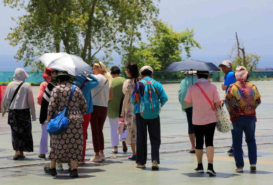 Sıcaklıklar 40’ın Üzerine Çıktı, Uzmanından Uyarı Geldi: “vücut Isınızın Ayarı Bozulabilir”