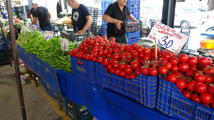 Semt Pazarlarında Bayram Yoğunluğu