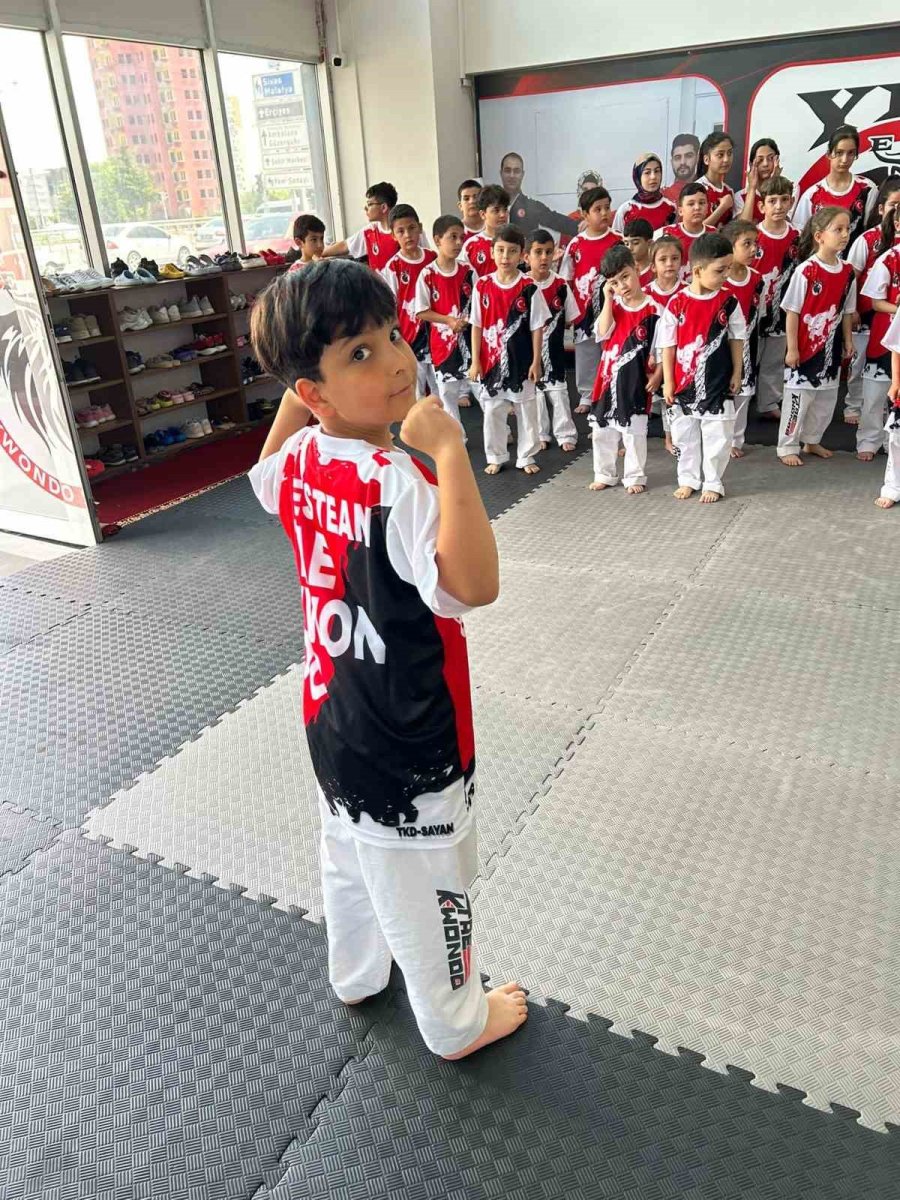 Miniklere Taekwondo Ve Jimnastik Kursu