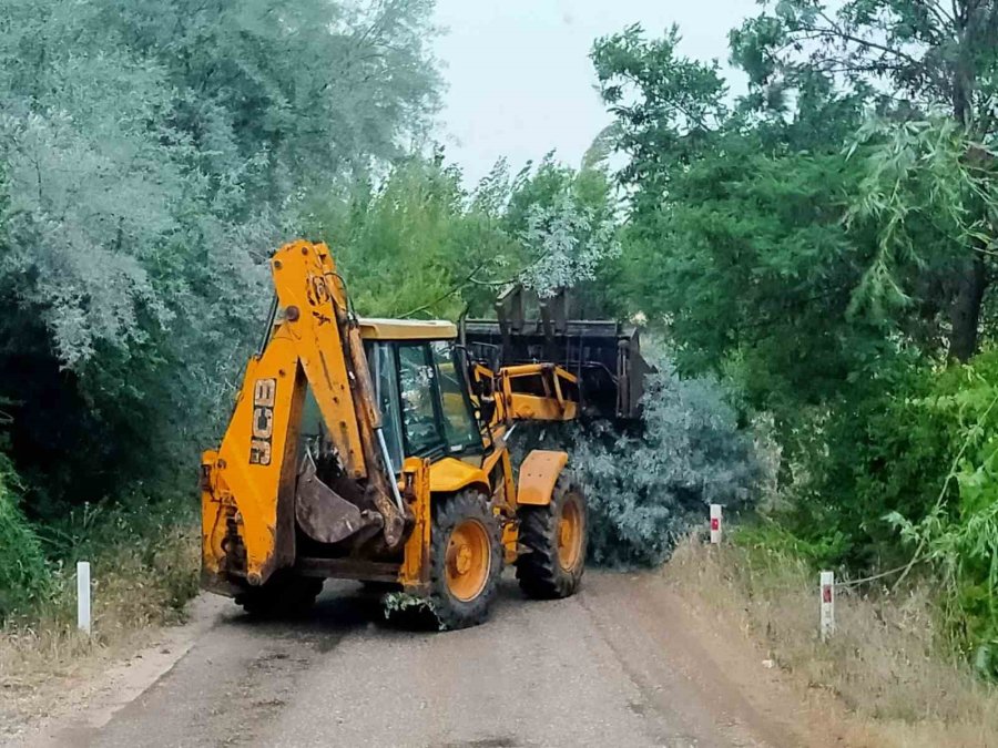 Hüyük’te Şiddetli Fırtına Etkili Oldu