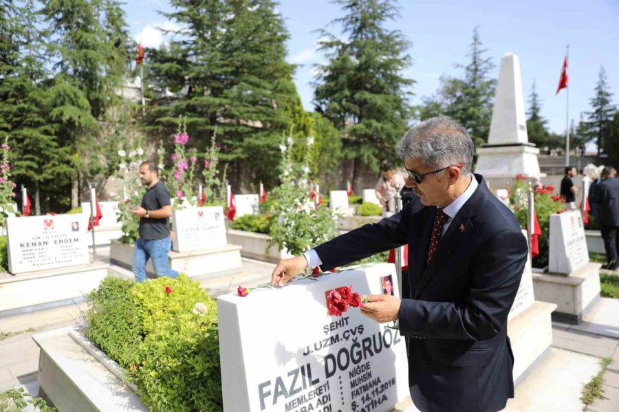 Niğde’de Protokol Üyeleri Bayramlaştı