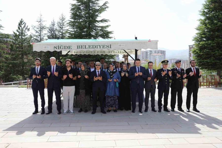 Niğde’de Protokol Üyeleri Bayramlaştı