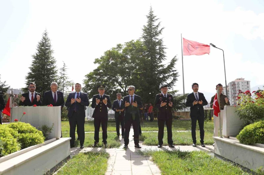 Niğde’de Protokol Üyeleri Bayramlaştı