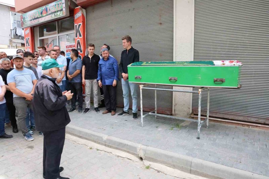 Canice Katledilen Anne Ve Oğlu Aynı Tabutun İçinde Son Yolculuğuna Uğurlandı