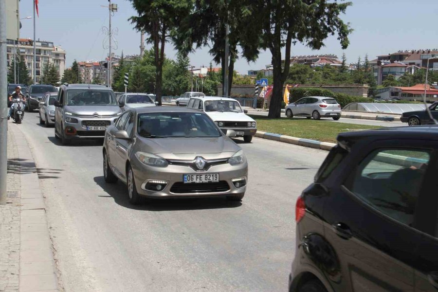 Yeni Konya-antalya Kara Yolunda Bayram Trafiği Yoğunluğu