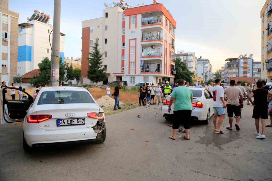 Ambulansta Dahi Çocuğunu Kucağından İndirmedi