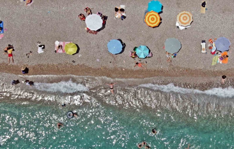 Lüks Otellerin Yerine Karavanı Tercih Ettiler, Bir Günlük Otel Ücreti İle Bir Ay Tatil Yapıyorlar