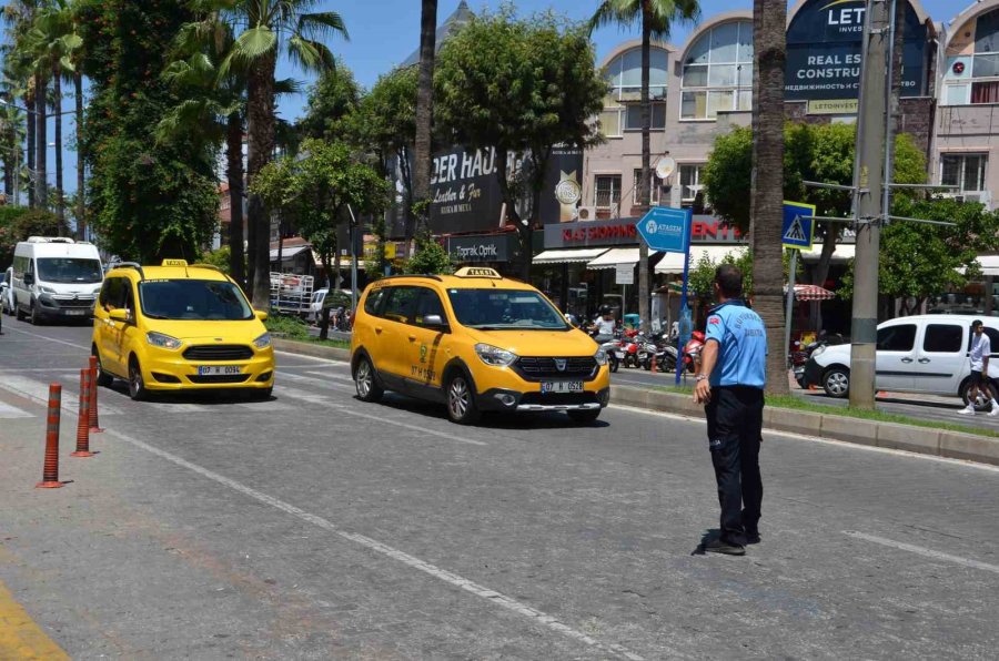 Alanya’da Halk Otobüsleri Ve Taksiler Denetlendi