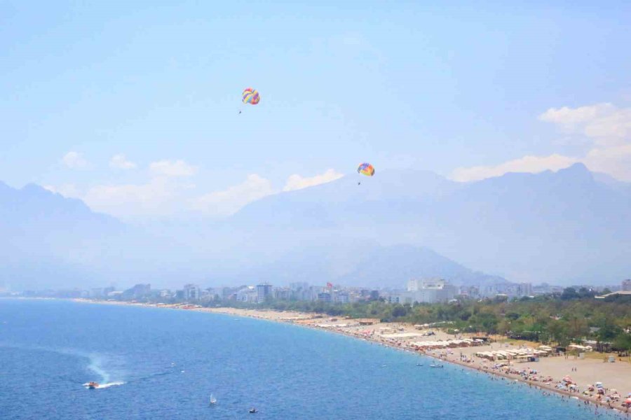 Antalya’da Nem Oranı Yüzde 86’yı Geçti, Şehrin Üzerini Sis Bulutu Kapladı