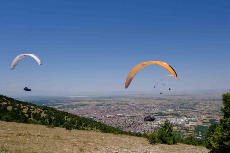 Akşehir 11. Uluslararası Xc Open 2024 Yamaç Paraşüt Mesafe Yarışması Başladı