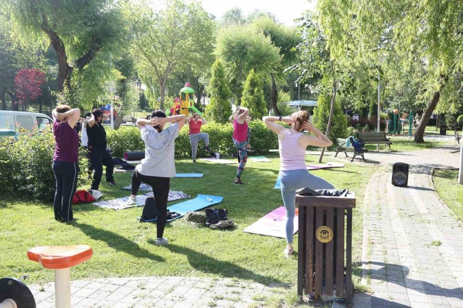 Odunpazarı’nda Parklarda Sabah Sporu Başlıyor