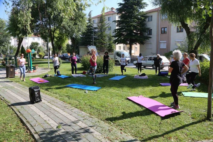 Odunpazarı’nda Parklarda Sabah Sporu Başlıyor