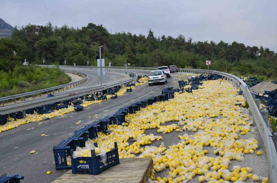 Mersin’de Limon Yüklü Kamyon Devrildi: 6 Yaralı