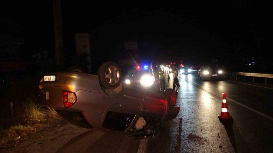 Devrilen Otomobilden Burnu Bile Kanamadan Çıktı