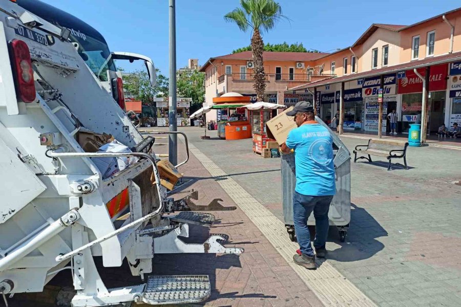 Alanya Belediyesi Bayram Boyunca 5 Bin Ton Atık Topladı