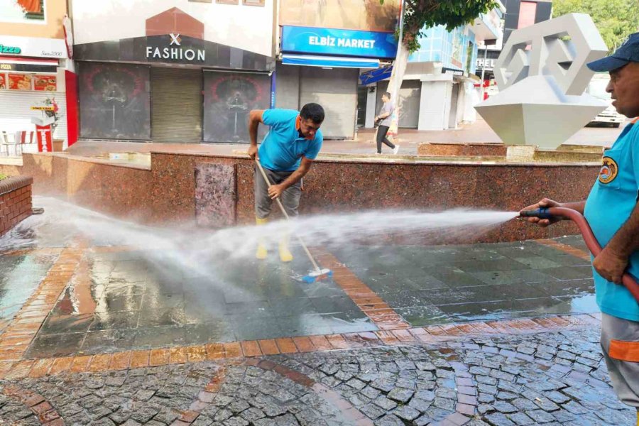 Alanya Belediyesi Bayram Boyunca 5 Bin Ton Atık Topladı