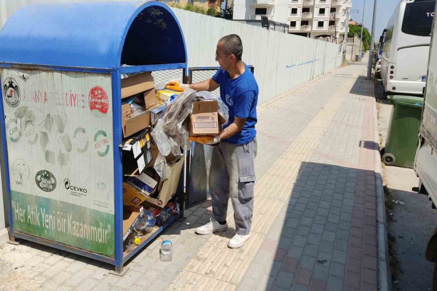 Alanya Belediyesi Bayram Boyunca 5 Bin Ton Atık Topladı