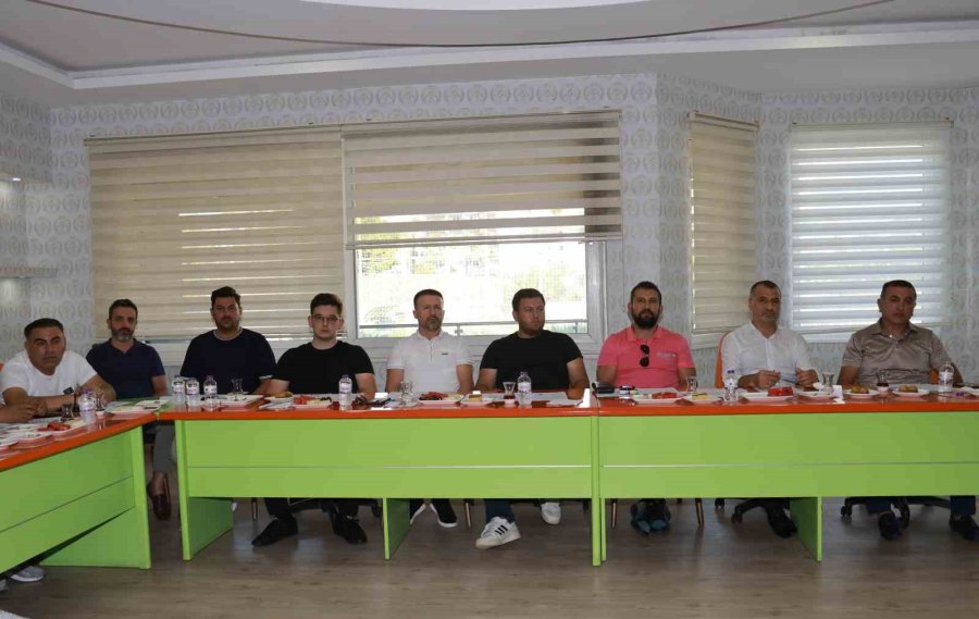 Alanyaspor’da Yeni Sezonun İlk Toplantısı Yapıldı