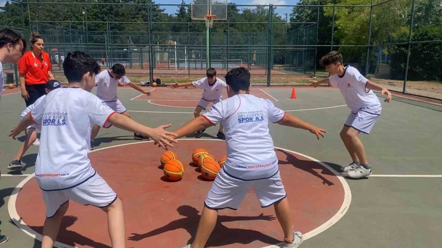 Büyükşehrin Yaz Spor Okulları’ndan Kayserililer Çok Memnun