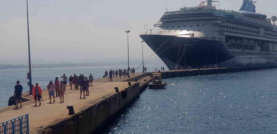 İngilizler ‘marella Discovery’ İle Alanya Limanı’na Demirledi