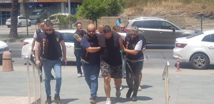 Antalya’da Bıçaklı Kavganın Şüphelileri Adliyeye Sevk Edildi