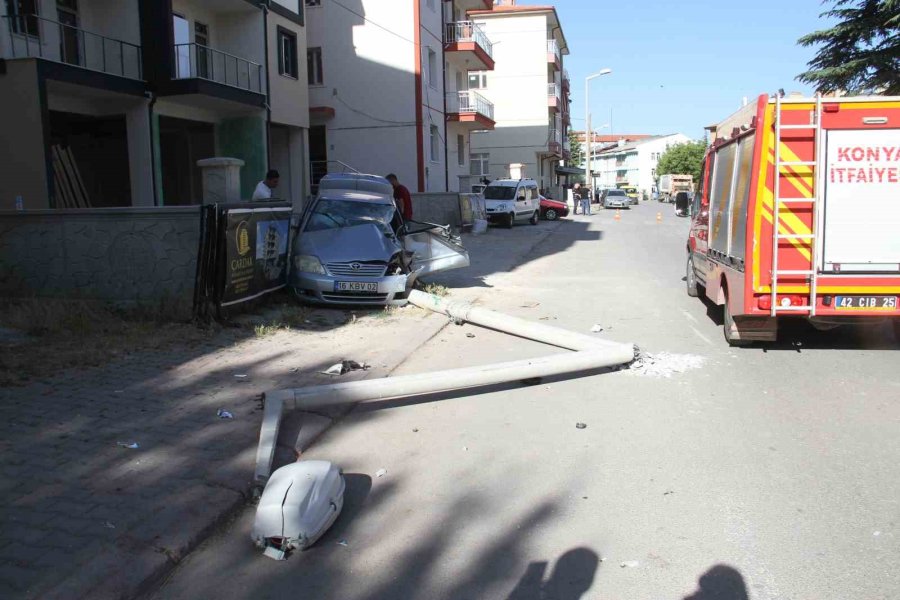 Konya’da İşçi Servisi İle Otomobil Çarpıştı: 5 Yaralı