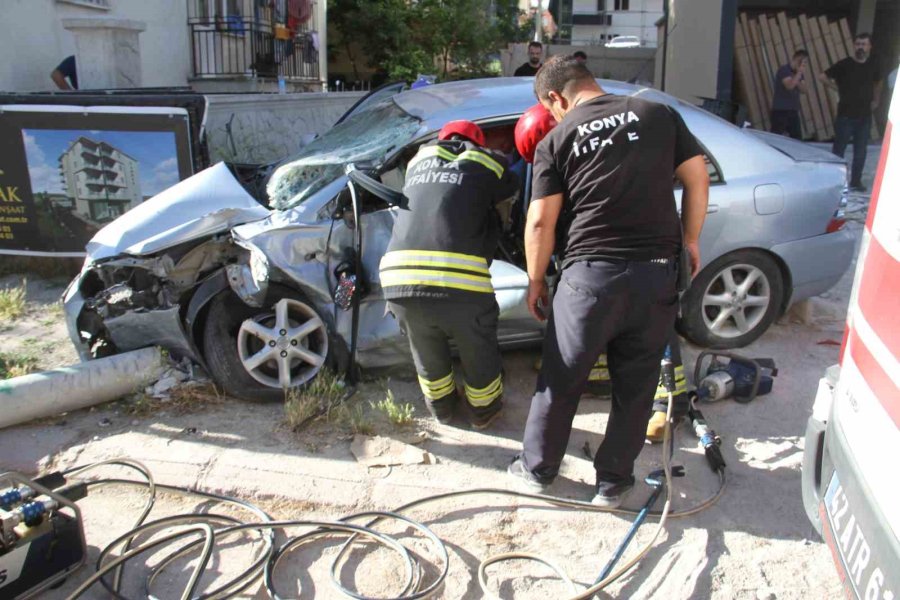 Konya’da İşçi Servisi İle Otomobil Çarpıştı: 5 Yaralı