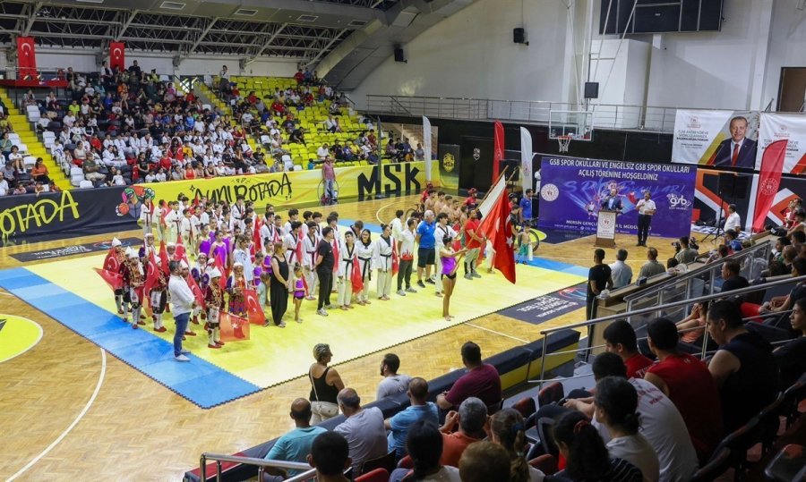 Mersin’de Gençlik Ve Spor Okulları Törenle Açıldı