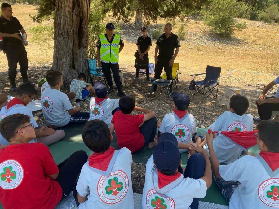 Mersin’de Jandarmadan Bilgilendirme Faaliyeti