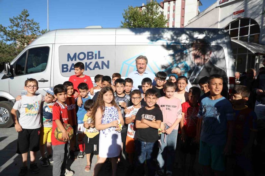 Mobil Başkan İlk Durağında Yoğun İlgiyle Karşılandı