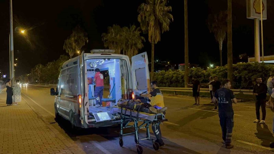 Trafikten Düşürülen Motosikletle Kaza Yapan Alkollü Sürücü Yaralandı