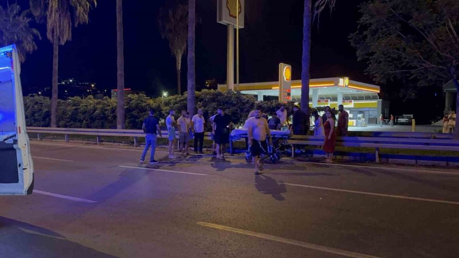 Trafikten Düşürülen Motosikletle Kaza Yapan Alkollü Sürücü Yaralandı