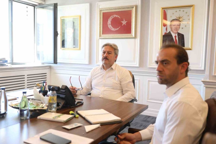 Başkan Palancıoğlu Proje Değerlendirme Toplantısı Düzenledi