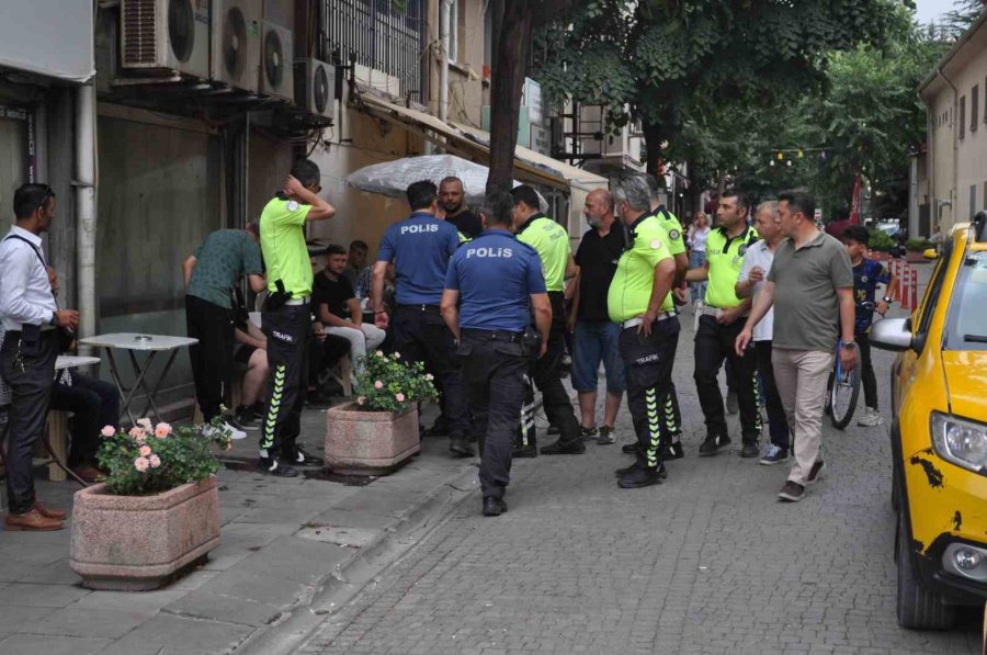 Motosikletini Durduran Polislere Savcı Tanıdığını Söyleyerek İsimlerini Ve Numaralarını İstedi