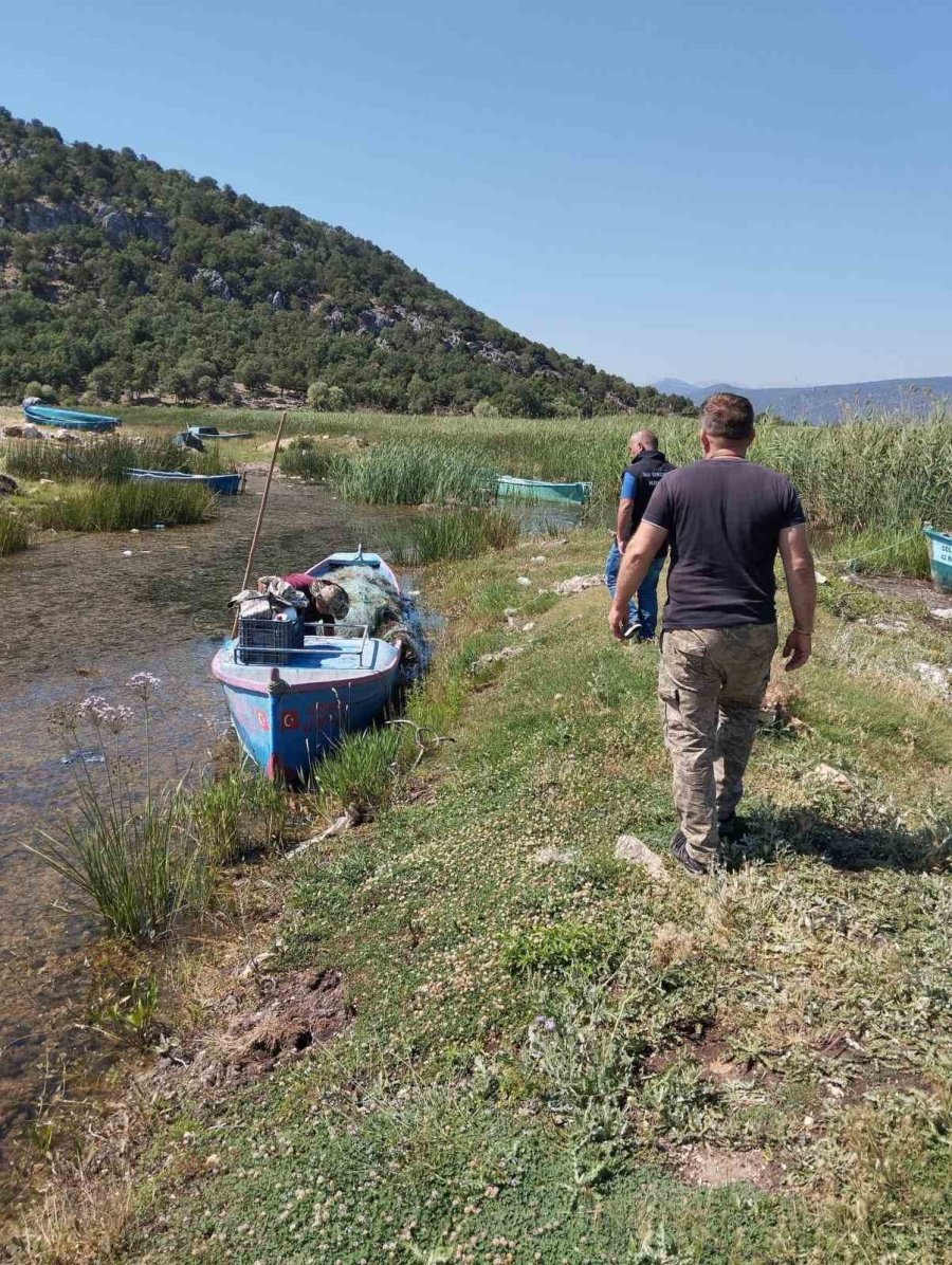 Beyşehir Gölü’nde Balıkçı Tekneleri Ve Balık İşleme Fabrikaları Denetlendi