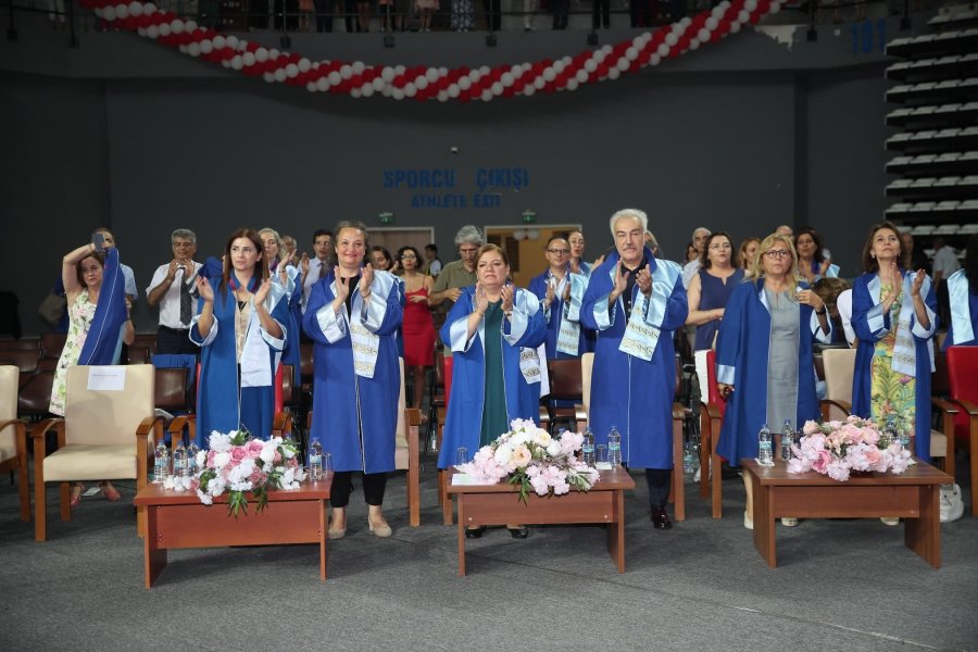 Akdeniz Üniversitesi’nde 293 Genç Hekim Yemin Etti