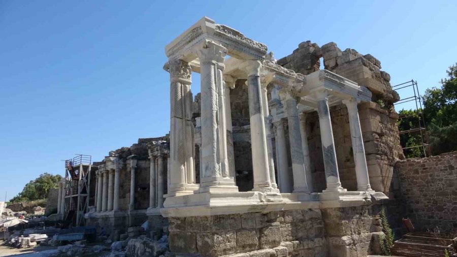 Antalya’da Mitolojik İlham Perisi ’kalliope’ Heyecanı