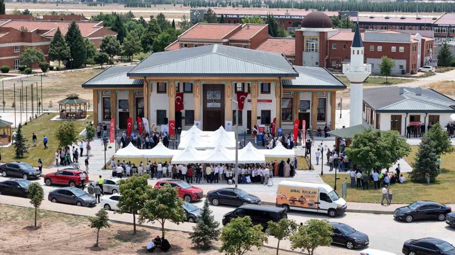 Diyanet İşleri Başkanı Erbaş, Eskişehir Teknik Üniversitesi Camii Açışına Katıldı