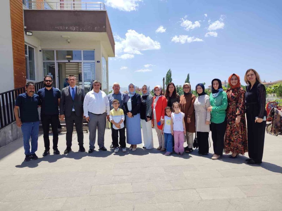 Büyükşehir Kaymek Yemliha Sosyal Yaşam Merkezi’nden Yılsonu Sergisi