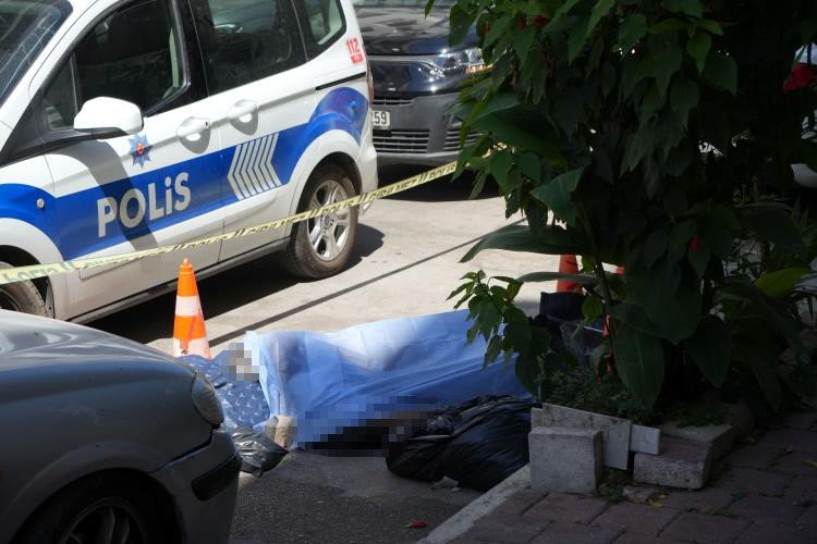 Kaldığı Pansiyondan Çıkış Yapar Yapmaz Kaldırımda Son Nefesini Verdi, Valizi Yastığı Oldu