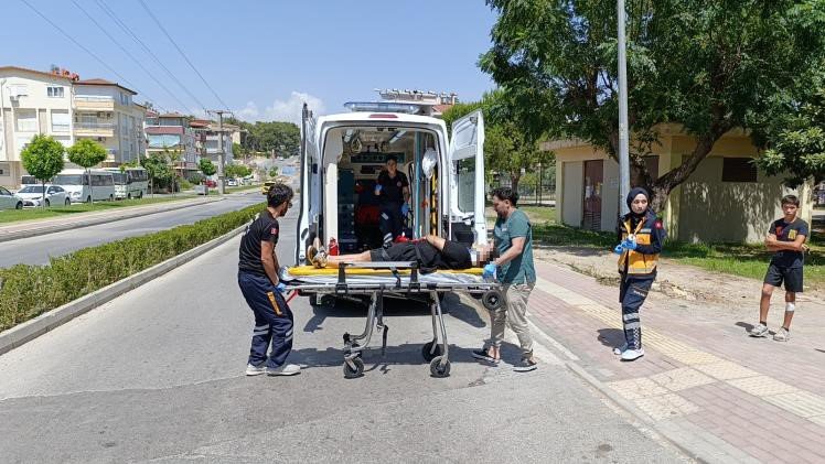 Manavgat’ta Otomobil İle Motosiklet Çarpıştı: 1 Yaralı