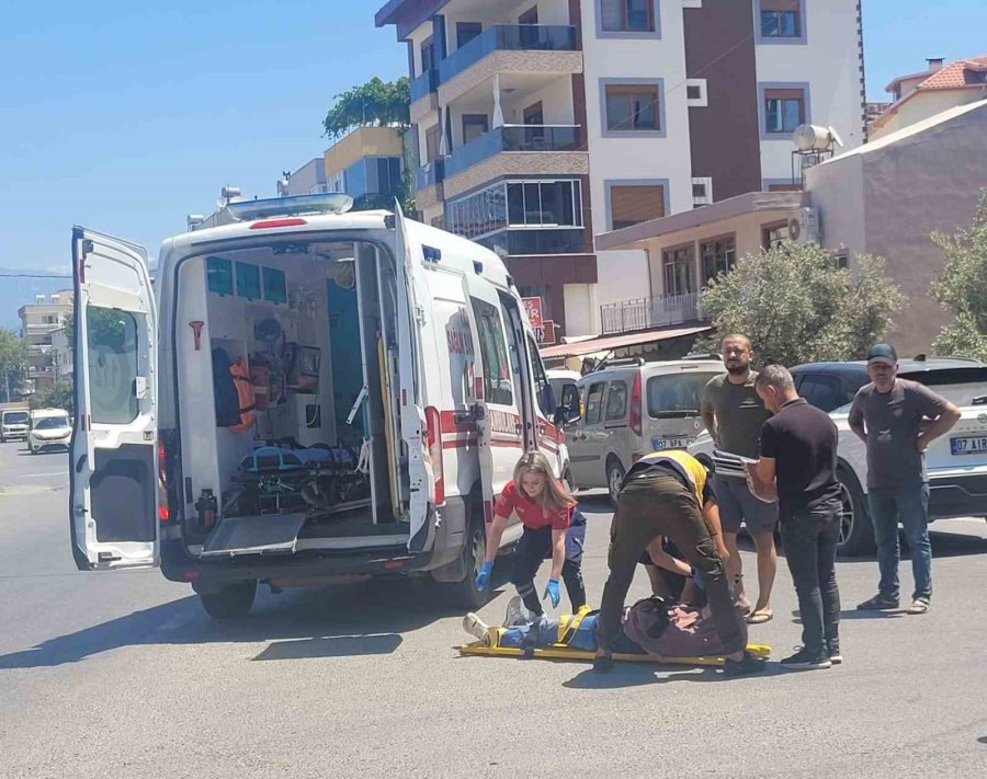 Kaza Yapan Motosiklet Sürücüsü Hastanelik Oldu