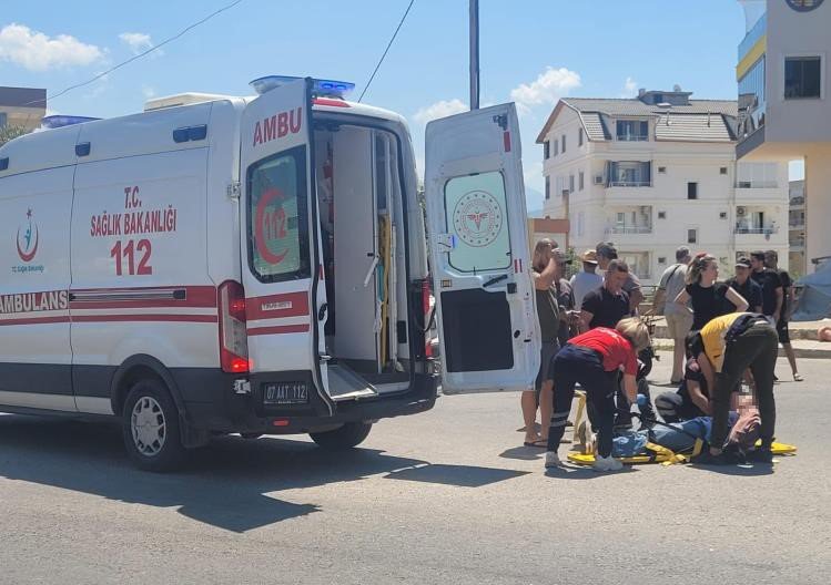 Kaza Yapan Motosiklet Sürücüsü Hastanelik Oldu