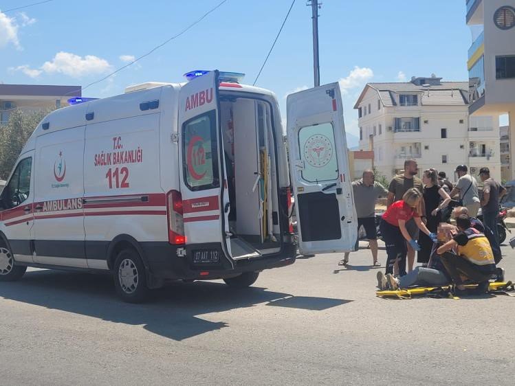 Kaza Yapan Motosiklet Sürücüsü Hastanelik Oldu