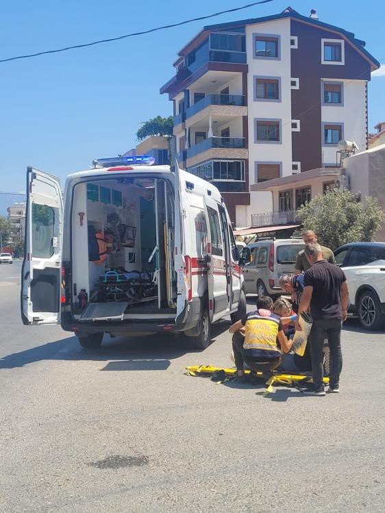 Kaza Yapan Motosiklet Sürücüsü Hastanelik Oldu