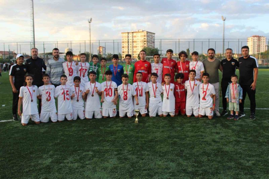 U13 Ligi’nde Şampiyon Kayserispor Oldu