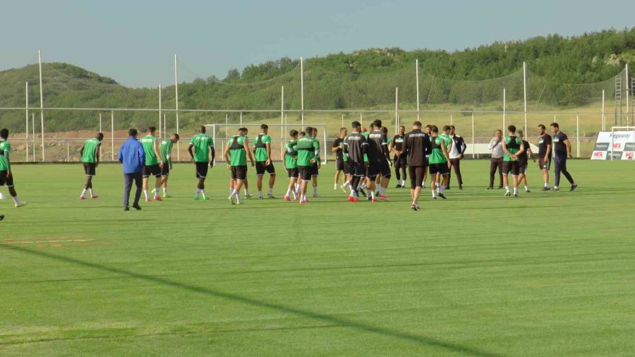 Konyaspor, Yüksek İrtifa Kamp Merkezi’nde Çalışmalara Başladı