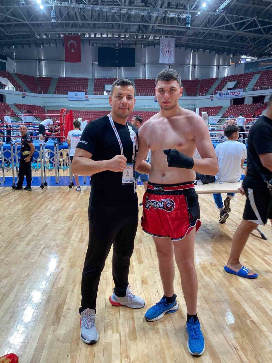 Kemer Belediyesi Kick Boks Sporcularından Büyük Başarı