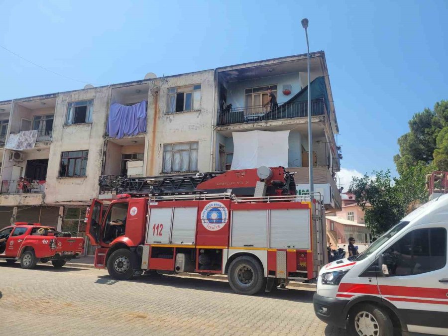 Evin Balkonunda Çıkan Yangın Ucuz Atlatıldı